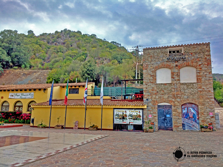 Complejo industrial de las minas de Rosas a las afueras de Narcao