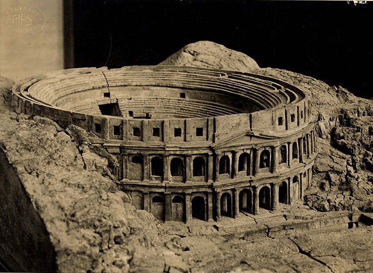 Reconstrucción del anfiteatro romano de Cagliari