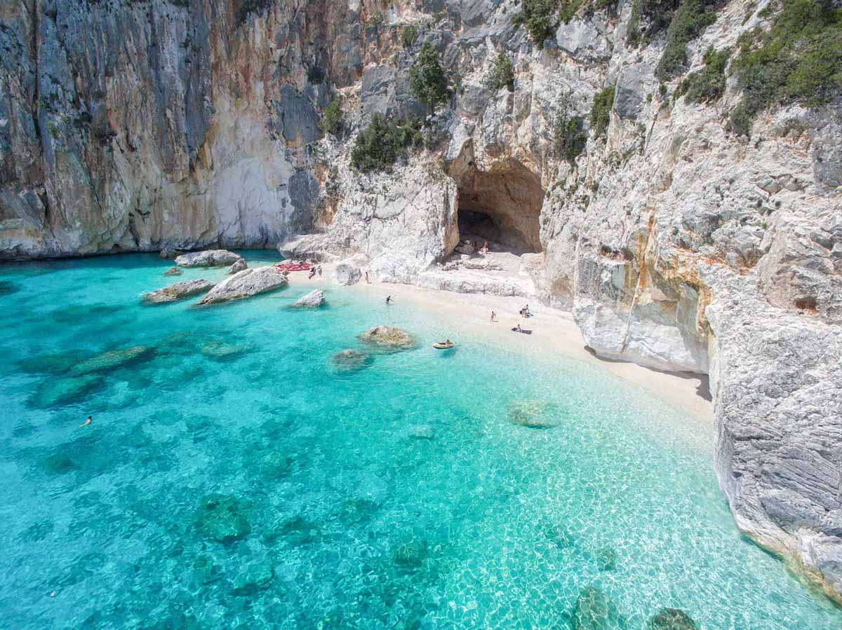 Aguas de la Piscina de Venere en Cerdeña